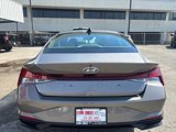 Used 2022 Hyundai Elantra SEL w/ Convenience Package image 6