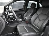 Used 2023 Porsche Macan Turbo image 5