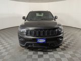 Used 2019 Jeep Grand Cherokee Laredo image 2