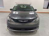 Used 2022 Chrysler Voyager LX image 3