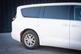 Used 2023 Chrysler Pacifica Touring-L image 5