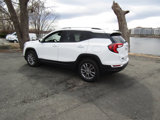 Used 2024 GMC Terrain SLT image 3