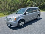 Used 2016 Chrysler Town & Country Touring image 4