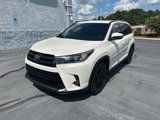 Used 2019 Toyota Highlander SE image 3