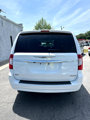 Used 2016 Chrysler Town & Country Touring image 4