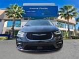 Used 2023 Chrysler Pacifica Limited image 3