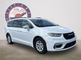 Used 2022 Chrysler Pacifica Touring-L image 2