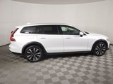 Used 2021 Volvo V60 T5 Cross Country image 4