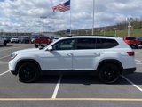 Used 2023 Volkswagen Atlas SE w/ Black Wheel Package image 2