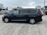 Used 2017 Chrysler Pacifica Platinum image 6