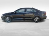 Used 2017 Volkswagen Jetta SE image 2