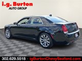 Used 2018 Chrysler 300 Touring w/ Chrome Appearance Package image 4