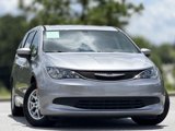 Used 2017 Chrysler Pacifica Touring image 3