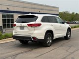 Used 2017 Toyota Highlander Limited Platinum image 4