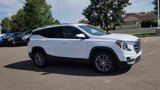 Used 2023 GMC Terrain SLT image 4