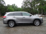 Used 2019 Toyota Highlander XLE image 2