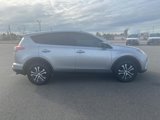Used 2018 Toyota RAV4 LE image 4
