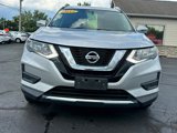 Used 2017 Nissan Rogue SV image 2