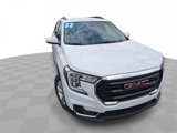 Certified 2022 GMC Terrain SLE w/ Driver Convenience Package image 2