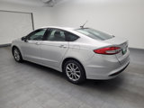 Used 2017 Ford Fusion SE image 3
