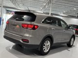 Used 2019 Kia Sorento LX image 3