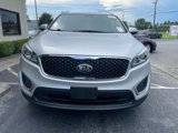 Used 2017 Kia Sorento LX w/ LX Convenience Package image 3