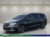 Used 2025 Chrysler Pacifica Limited image 2