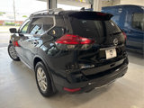 Used 2017 Nissan Rogue SV w/ SV Premium Package image 4