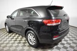 Used 2017 Kia Sorento L image 3
