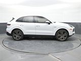 Used 2023 Porsche Cayenne Platinum Edition image 2