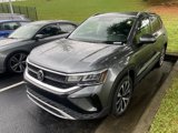 Used 2022 Volkswagen Taos SE image 2