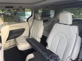 Certified 2017 Chrysler Pacifica Limited image 3