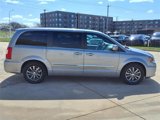 Used 2015 Chrysler Town & Country S image 4