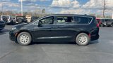 New 2025 Chrysler Pacifica Select image 4