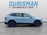 Used 2022 Volkswagen Tiguan SE w/ Panoramic Sunroof Package image 2