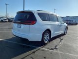Used 2022 Chrysler Pacifica Touring-L image 6