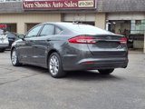 Used 2017 Ford Fusion SE image 2