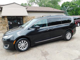 Used 2017 Chrysler Pacifica Touring-L image 5