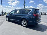 Used 2023 Chrysler Pacifica Touring-L image 6