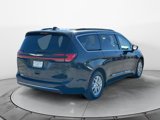 Used 2022 Chrysler Pacifica Touring-L image 3