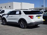 Used 2022 Ford Explorer XLT w/ Equipment Group 202A image 4