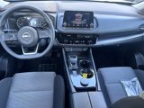 Used 2022 Nissan Rogue SV image 2