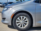 Used 2018 Chrysler Pacifica Touring-L Plus w/ Advanced Safetytec Group image 5
