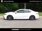 Used 2022 Toyota Camry SE image 2