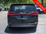 Used 2023 Chrysler Pacifica Touring-L image 4