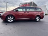 Used 2014 Toyota Sienna L image 2