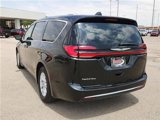 Used 2023 Chrysler Pacifica Touring-L image 3
