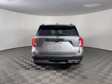 Used 2022 Ford Explorer XLT w/ Equipment Group 202A image 4
