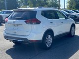 Used 2017 Nissan Rogue SV image 4
