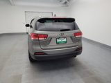Used 2016 Kia Sorento LX w/ LX Convenience Package image 6